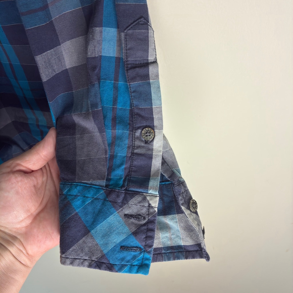 GUESS Men’s Large Blue Plaid Long Sleeve Button-Down Shirt - Picture 6 of 9